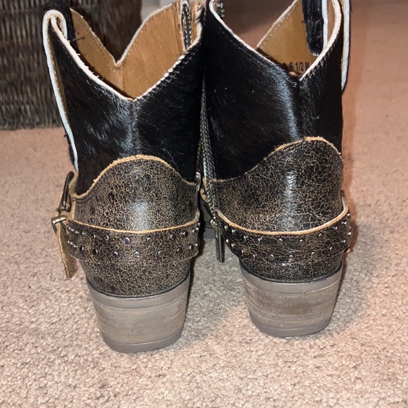 Cow fur leather boots - Picture 3 of 4